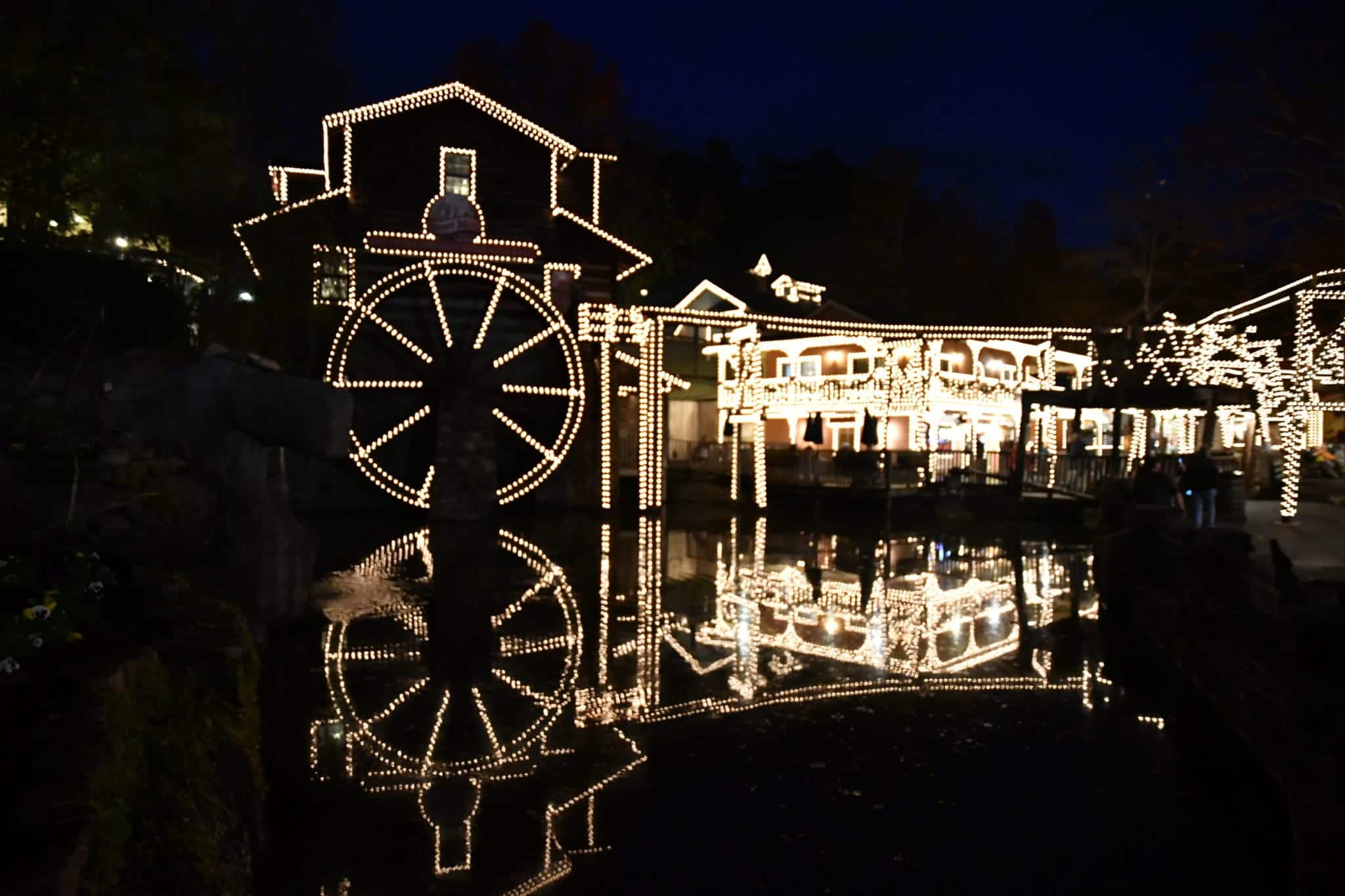 Top 4 Highlights of the Smoky Mountain Christmas at Dollywood