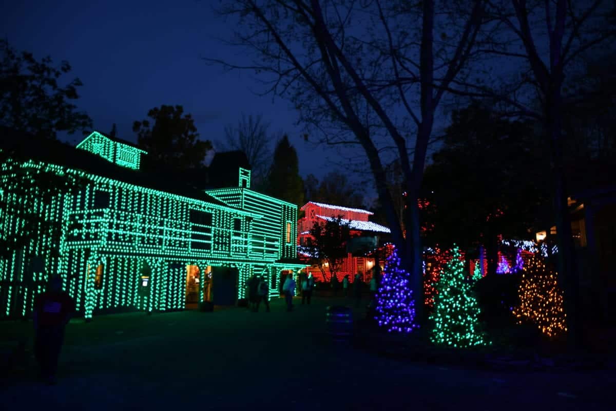 Top 4 Highlights of the Smoky Mountain Christmas at Dollywood