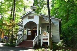 dollywood chapel