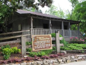 tennessee mountain home dollywood