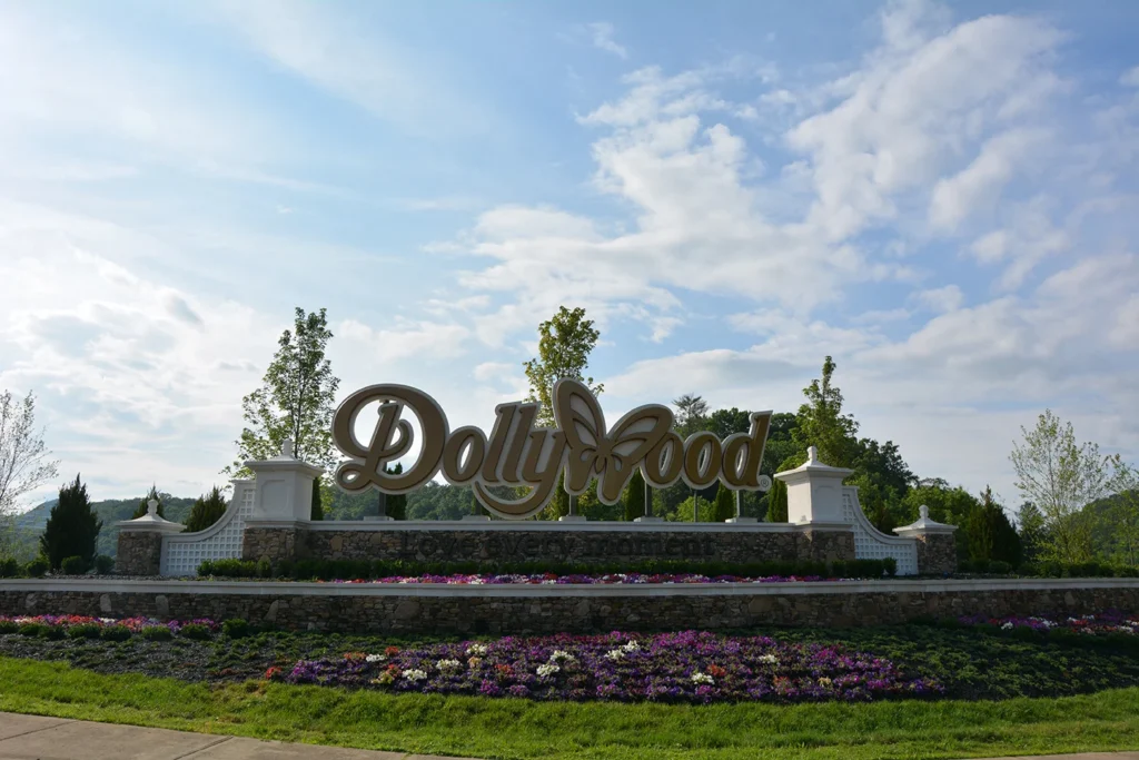 Dollywood Opening Day 2026