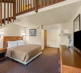 076-2795-Parkway-Pigeon-Forge-TN-75